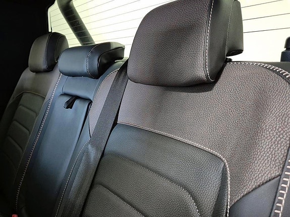 Volkswagen Amarok 18 of 21