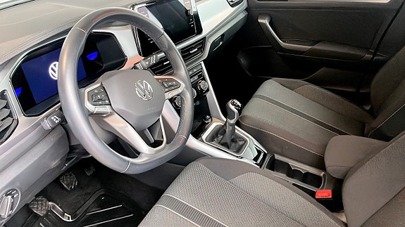 Volkswagen T-Roc 7 of 13