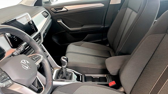 Volkswagen T-Roc 8 of 13