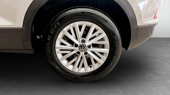 Volkswagen T-Roc 6 of 13