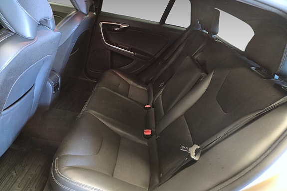 Volvo V60 11 of 13