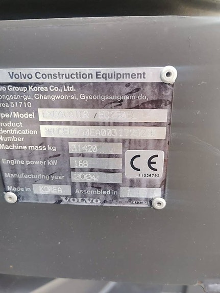 Volvo EC 250 EL 7 of 15