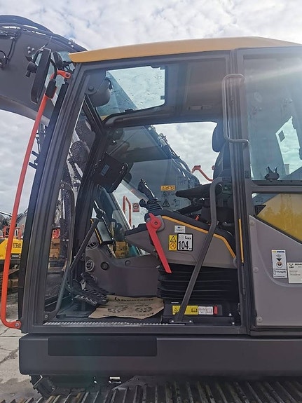 Volvo EC 250 EL 6 of 15
