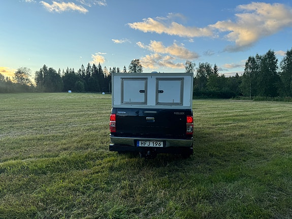 Toyota HiLux 5 of 5