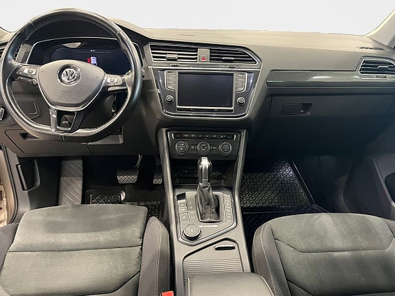 Volkswagen Tiguan 10 of 15