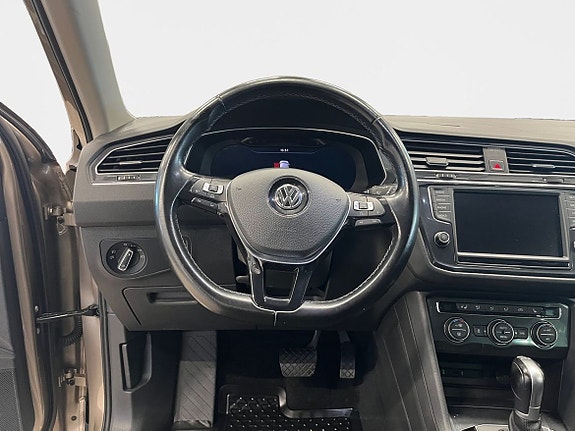 Volkswagen Tiguan 11 of 15
