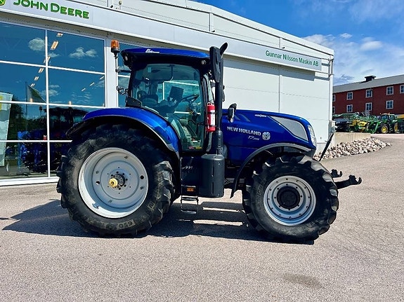 New Holland T 7.225 AC 2 of 11