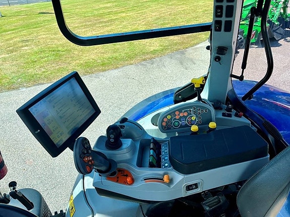 New Holland T 7.225 AC 8 of 11