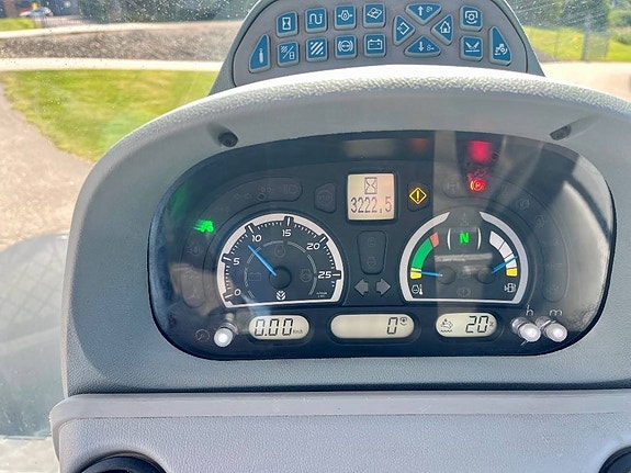 New Holland T 7.225 AC 9 of 11