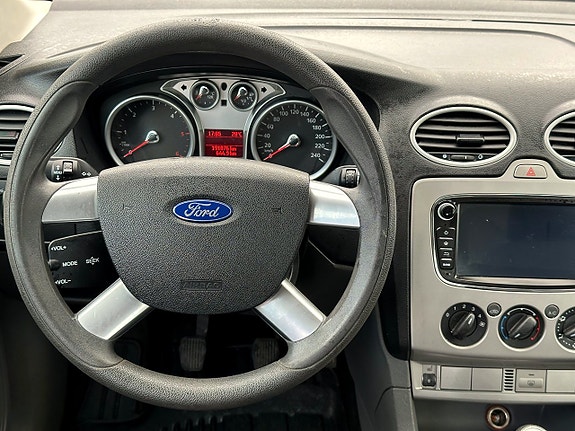 Ford Focus 9 of 11