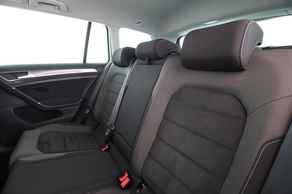 Volkswagen Golf Alltrack 15 of 30