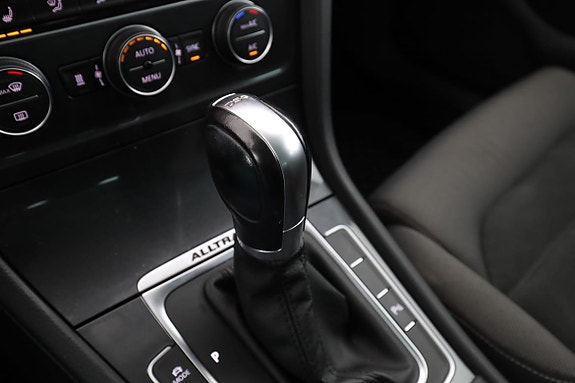 Volkswagen Golf Alltrack 28 of 30