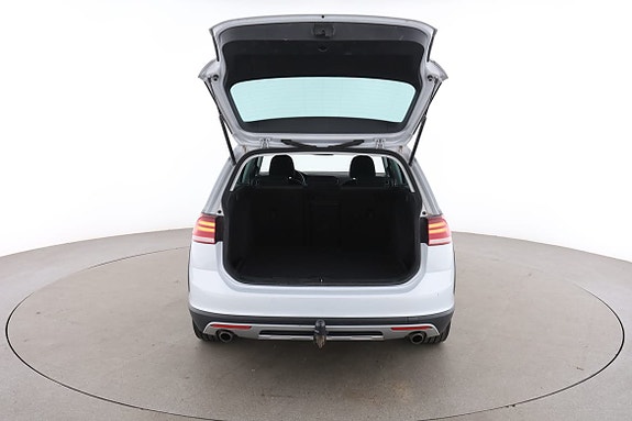 Volkswagen Golf Alltrack 17 of 30