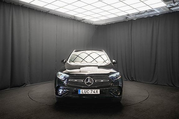 Mercedes-Benz GLC300 de 4 of 5