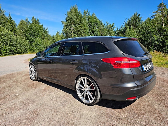 Ford Focus 3 of 5