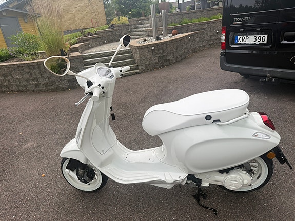Piaggio Vespa Sprint 50 sparkling white 3 of 5