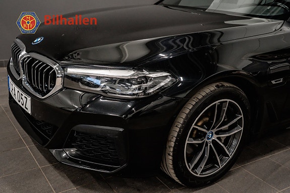 BMW 530e 2 of 18