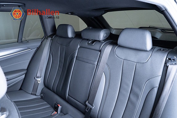 BMW 530e 16 of 18