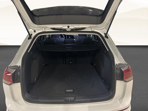 Volkswagen Golf Alltrack 13 of 20