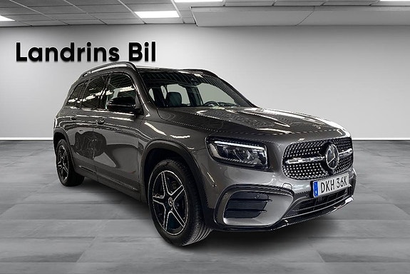 Mercedes-Benz GLB200 3 of 5
