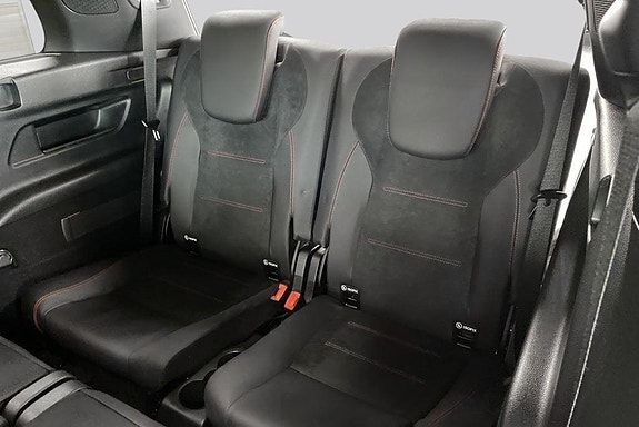 Mercedes-Benz GLB200 16 of 21