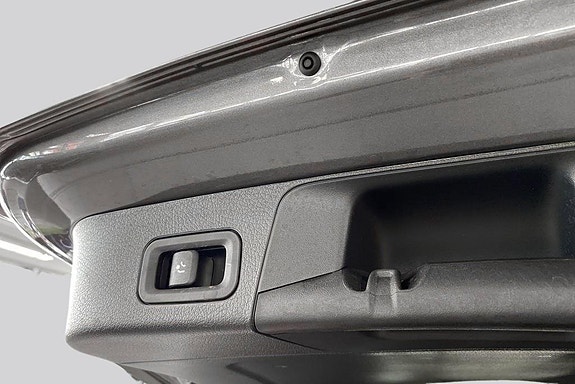 Mercedes-Benz GLB200 18 of 21
