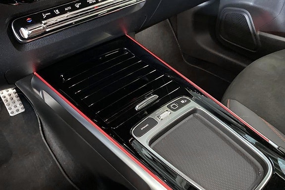 Mercedes-Benz GLB200 12 of 21