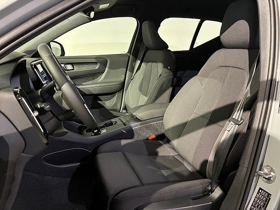 Volvo EX40 5 of 5