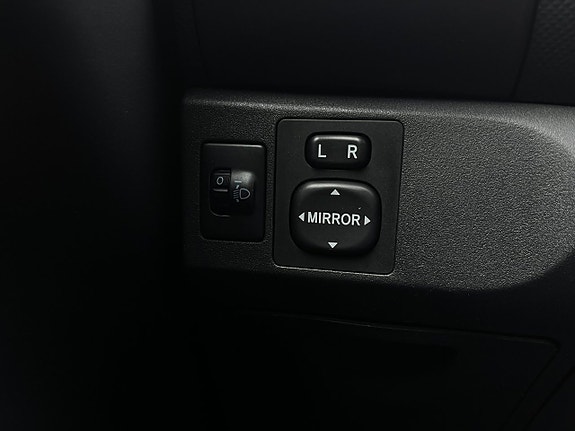 Toyota Yaris 20 of 26
