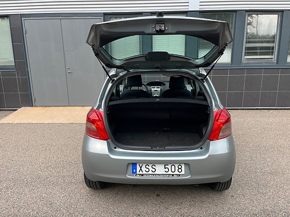 Toyota Yaris 6 of 26