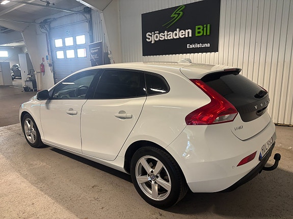 Volvo V40 3 of 5