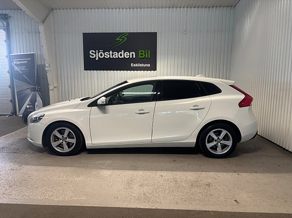 Volvo V40 2 of 5