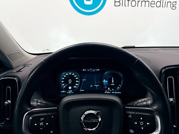 Volvo XC40 8 of 10