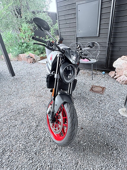 Ducati Monster 950+ 3 of 4