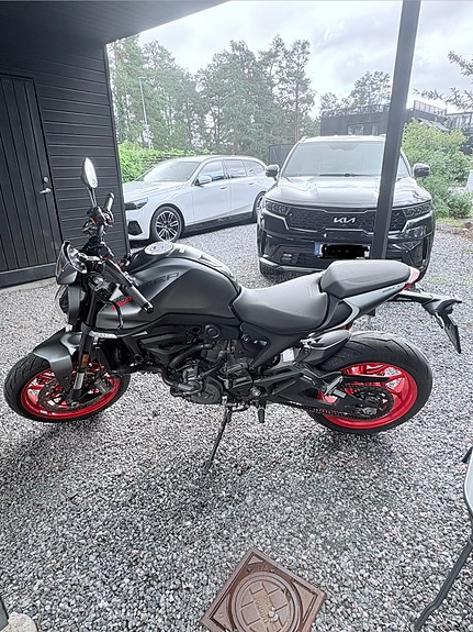 Ducati Monster 950+ 2 of 4