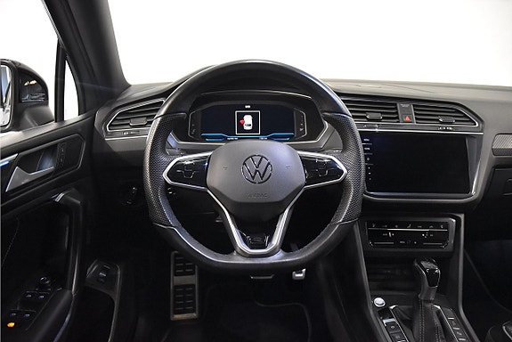 Volkswagen Tiguan Allspace 2 of 5