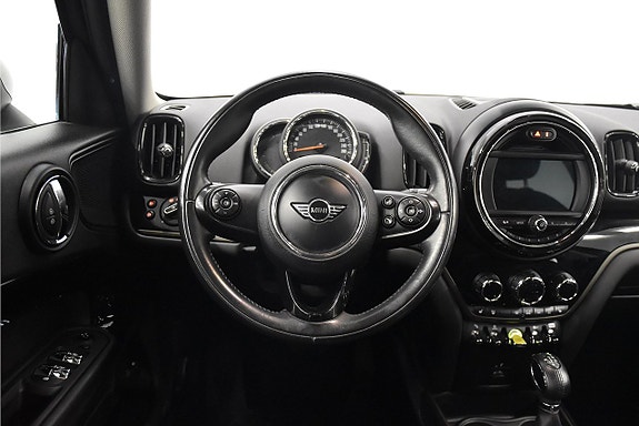 MINI Countryman Cooper SE 2 of 5