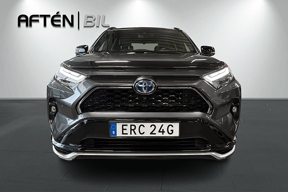 Toyota RAV4 Plug-in Hybrid 3 of 5