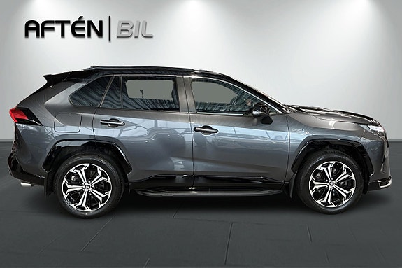 Toyota RAV4 Plug-in Hybrid 7 of 25