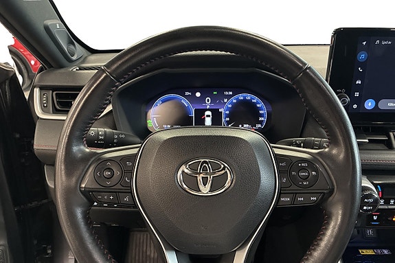 Toyota RAV4 Plug-in Hybrid 12 of 25
