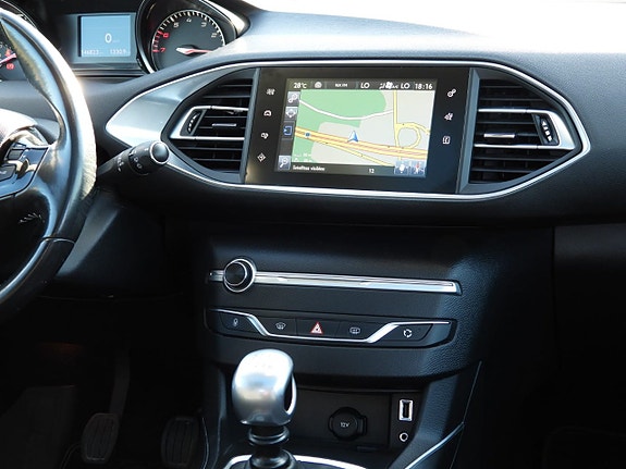 Peugeot 308 17 of 22