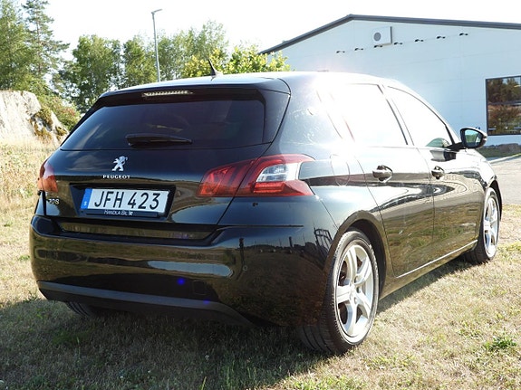 Peugeot 308 4 of 5