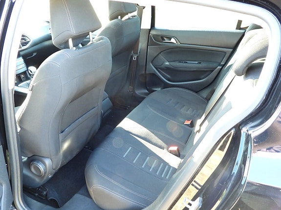 Peugeot 308 13 of 22