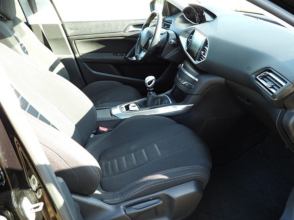 Peugeot 308 16 of 22