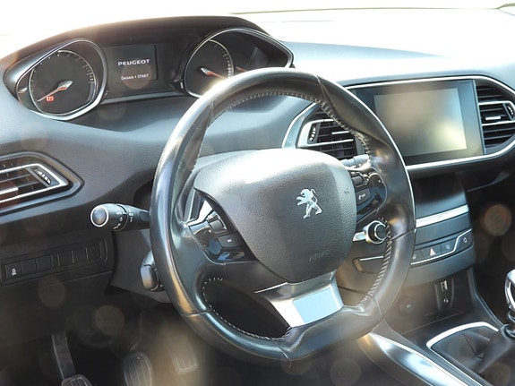 Peugeot 308 10 of 22