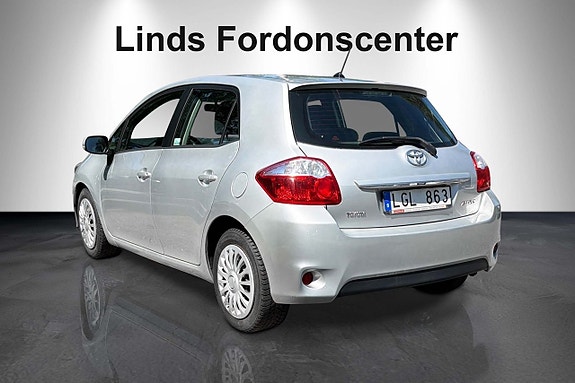Toyota Auris 6 of 9