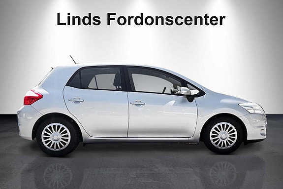 Toyota Auris 4 of 9