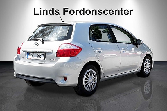 Toyota Auris 5 of 9