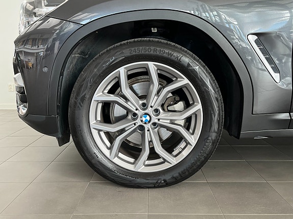 BMW X3 4 of 5