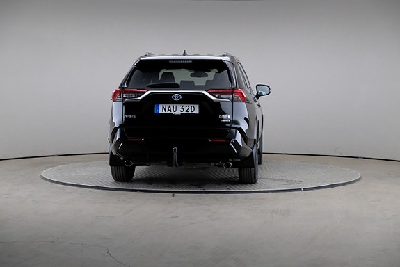 Toyota RAV4 Plug-in Hybrid 2 of 3